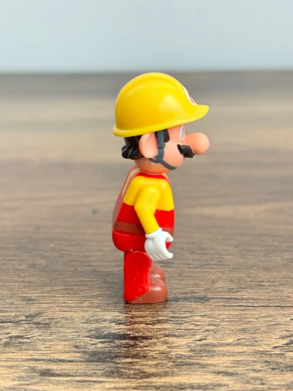 K’NEX Nintendo Super Mario Maker Builder Mario Mini Action Figure Toy Yellow Red